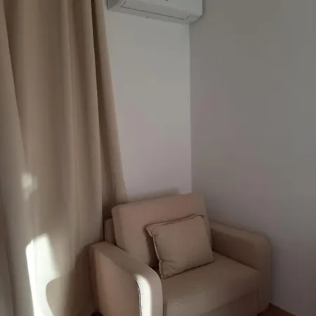 شقة Mico's
